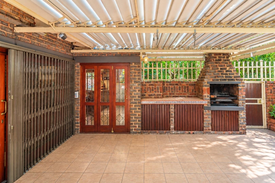 5 Bedroom Property for Sale in Schoemansville North West